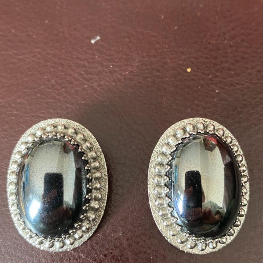 VINTAGE  WHITING & DAVIS  HEMATITE  EARRING